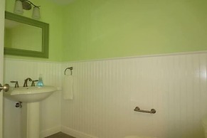 Lizzie Lu's Island Retreat