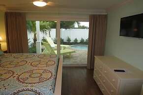 Lizzie Lu's Island Retreat