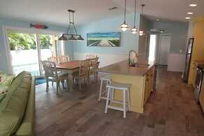 Lizzie Lu's Island Retreat