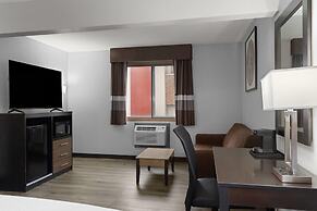 Ramada by Wyndham Cedar Rapids South