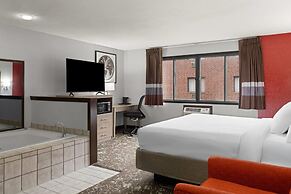 Ramada by Wyndham Cedar Rapids South