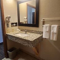 Ramada by Wyndham Cedar Rapids South
