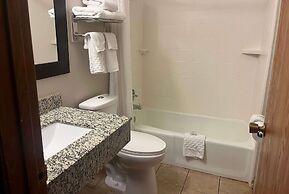 Ramada by Wyndham Cedar Rapids South