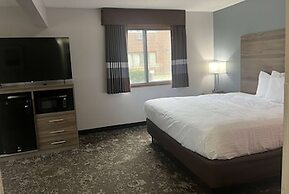 Ramada by Wyndham Cedar Rapids South