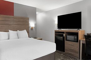 Ramada by Wyndham Cedar Rapids South