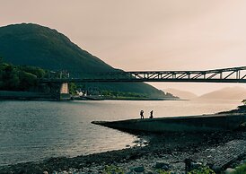 Loch Leven Hotel & Distillery