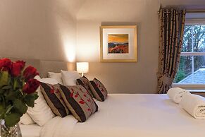 Loch Leven Hotel & Distillery