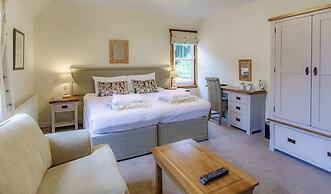 Loch Leven Hotel & Distillery