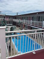 Skylark Resort Motel