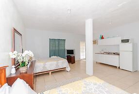 Sol del Atlantico Inn at 681 Ocean Drive