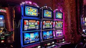 Ho-Chunk Casino Hotel - Wisconsin Dells