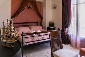 Epavlis Boutique Suites