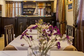 Epavlis Boutique Suites