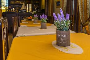 Epavlis Boutique Suites