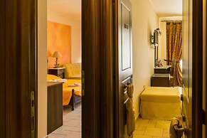 Epavlis Boutique Suites