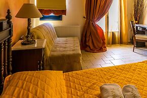 Epavlis Boutique Suites