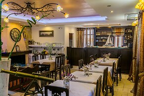 Epavlis Boutique Suites