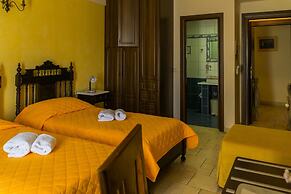 Epavlis Boutique Suites