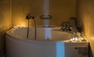 Epavlis Boutique Suites