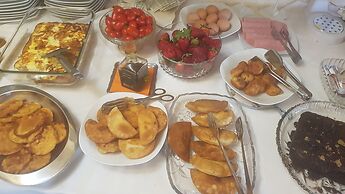 Epavlis Boutique Suites