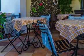 Epavlis Boutique Suites