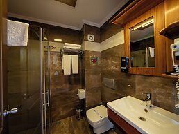 Otel Azmakhan