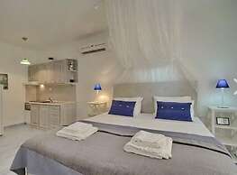 Aloe Luxury Apartments & Suites