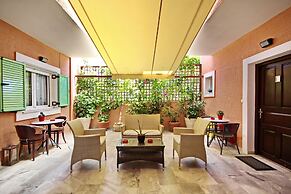Aloe Luxury Apartments & Suites