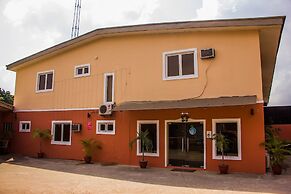 Downtown Royal Hotel