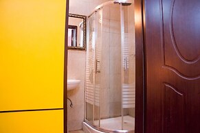 Downtown Royal Hotel