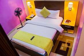 Downtown Royal Hotel