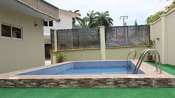 Downtown Royal Hotel