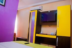 Downtown Royal Hotel