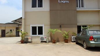 Downtown Royal Hotel