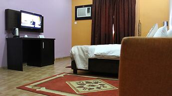 Downtown Royal Hotel