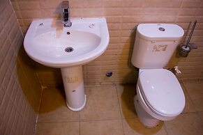 Downtown Royal Hotel