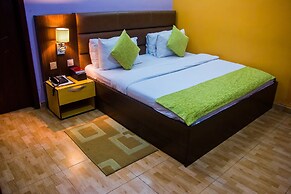 Downtown Royal Hotel