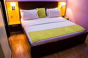 Downtown Royal Hotel