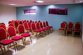 Downtown Royal Hotel