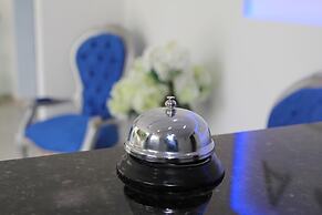 Hotel Azuan Suites By Geh Suites