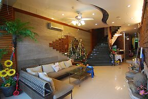 Ming-Jun Holiday Inn