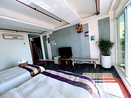 Ming-Jun Holiday Inn