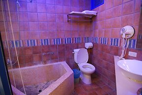 Ming-Jun Holiday Inn