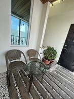 Ming-Jun Holiday Inn