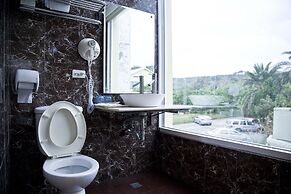 Ming-Jun Holiday Inn