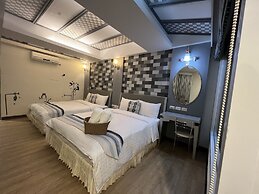 Ming-Jun Holiday Inn