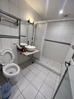 Ming-Jun Holiday Inn