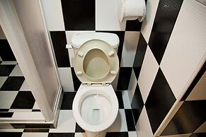 Ming-Jun Holiday Inn