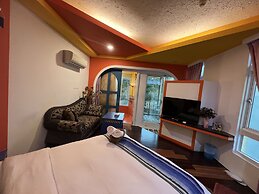 Ming-Jun Holiday Inn