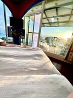 Ming-Jun Holiday Inn